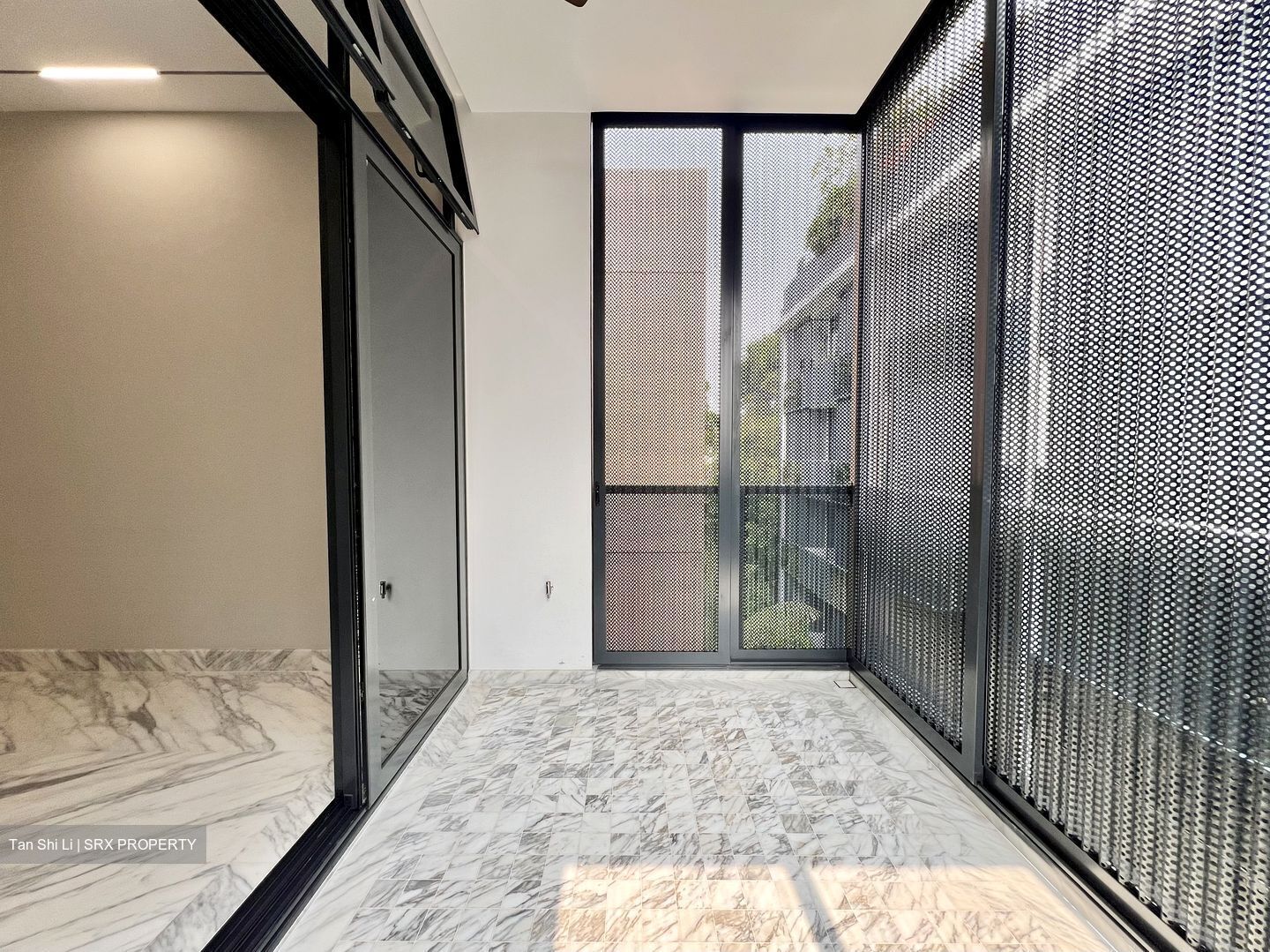 Van Holland (D10), Condominium #618052701